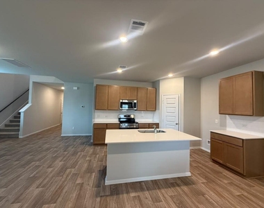 2601 Foss Rd - Photo Thumbnail 27