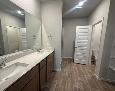 2601 Foss Rd - Photo Thumbnail 19