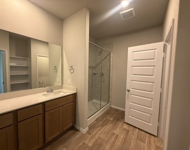 2601 Foss Rd - Photo Thumbnail 18