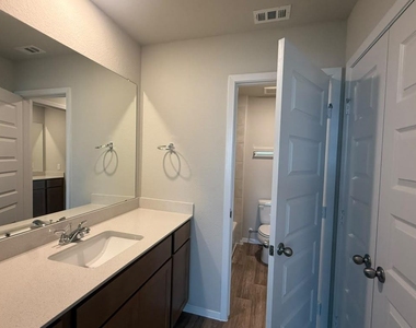 2601 Foss Rd - Photo Thumbnail 30