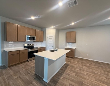 2601 Foss Rd - Photo Thumbnail 14
