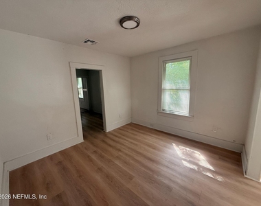 1658 W 4th Street - Photo Thumbnail 20