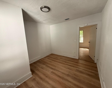 1658 W 4th Street - Photo Thumbnail 18