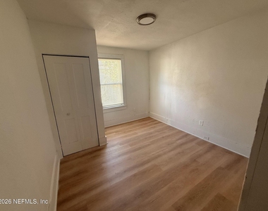 1658 W 4th Street - Photo Thumbnail 15