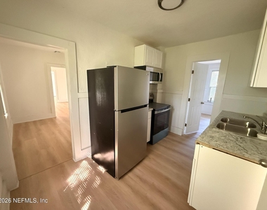 1658 W 4th Street - Photo Thumbnail 6