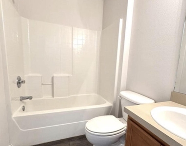 8440 Mcgirts Village Lane - Photo Thumbnail 8
