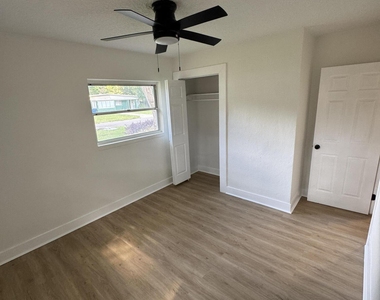 1629 Griflet Road - Photo Thumbnail 11