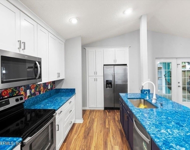 39 John Street - Photo Thumbnail 8