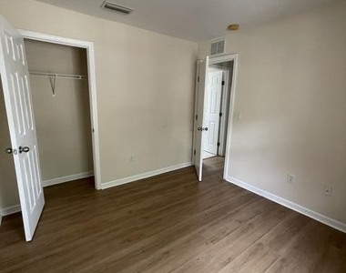 4847 Parkhurst Place - Photo Thumbnail 15