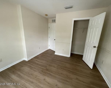 4847 Parkhurst Place - Photo Thumbnail 3