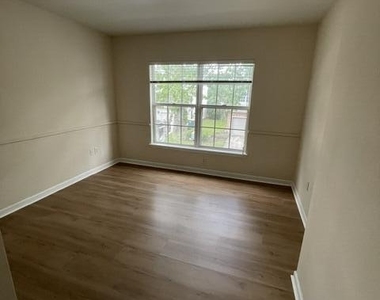 4847 Parkhurst Place - Photo Thumbnail 12
