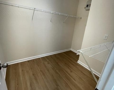 4847 Parkhurst Place - Photo Thumbnail 18