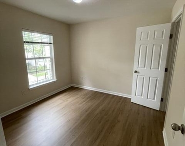 4847 Parkhurst Place - Photo Thumbnail 14