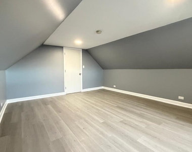 5032 S Kolin Avenue - Photo Thumbnail 7