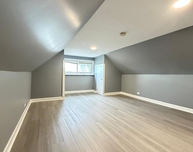 5032 S Kolin Avenue - Photo Thumbnail 8