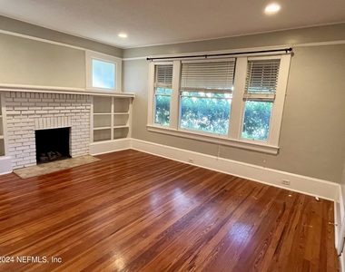 1423 Ingleside Avenue - Photo Thumbnail 5