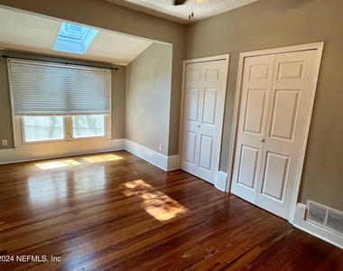 1423 Ingleside Avenue - Photo Thumbnail 16