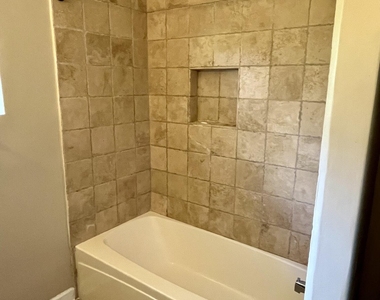 1423 Ingleside Avenue - Photo Thumbnail 18
