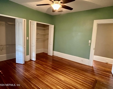 1423 Ingleside Avenue - Photo Thumbnail 12