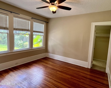 1423 Ingleside Avenue - Photo Thumbnail 20