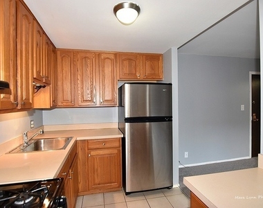 1460 Fairlane Drive - Photo Thumbnail 5