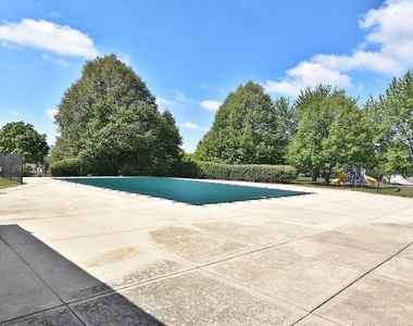 1460 Fairlane Drive - Photo Thumbnail 12