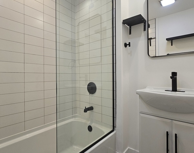 2541 N Southport Avenue - Photo Thumbnail 16