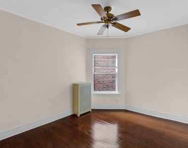 5814 N Winthrop Avenue - Photo Thumbnail 8