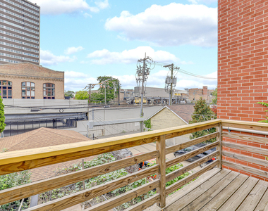 5814 N Winthrop Avenue - Photo Thumbnail 19