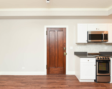 640 W Wrightwood Avenue - Photo Thumbnail 8