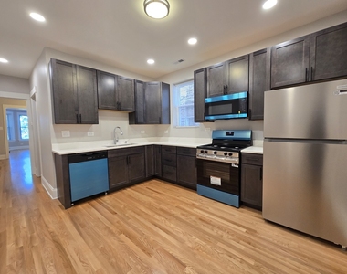 876 N Sacramento Boulevard - Photo Thumbnail 7