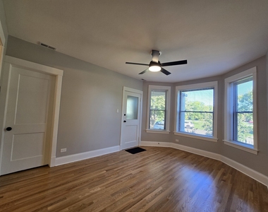 876 N Sacramento Boulevard - Photo Thumbnail 2