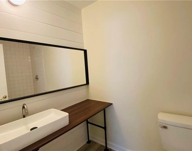 875 Heritage Oaks Drive - Photo Thumbnail 9