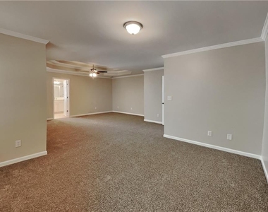 6260 Vinings Vintage Drive - Photo Thumbnail 8