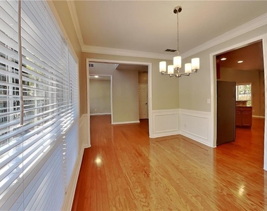 6260 Vinings Vintage Drive - Photo Thumbnail 6