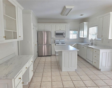 3385 Wellbrook Drive - Photo Thumbnail 3