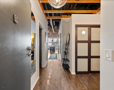 20 N State Street - Photo Thumbnail 2