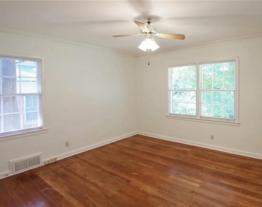 1261 Kingsley Circle Ne - Photo Thumbnail 10