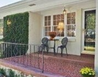 1261 Kingsley Circle Ne - Photo Thumbnail 1