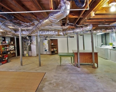 1261 Kingsley Circle Ne - Photo Thumbnail 13