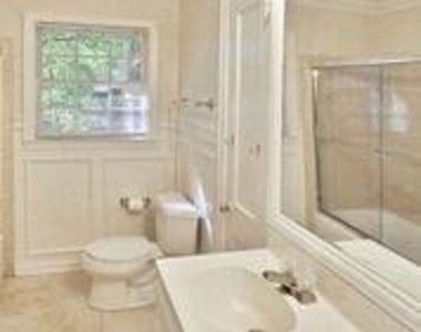 1261 Kingsley Circle Ne - Photo Thumbnail 8