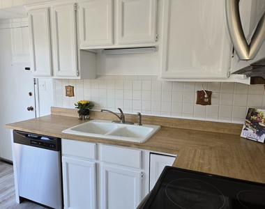 9370 Hamilton Court - Photo Thumbnail 7