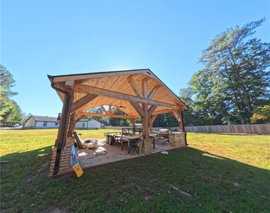 3020 Raymonds Drive - Photo Thumbnail 3