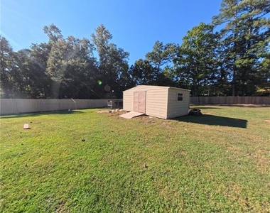 3020 Raymonds Drive - Photo Thumbnail 4