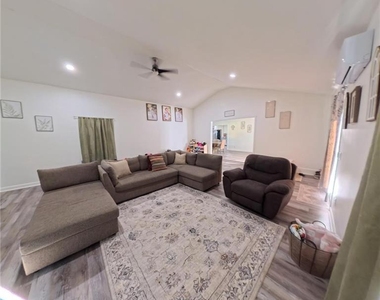 3020 Raymonds Drive - Photo Thumbnail 15