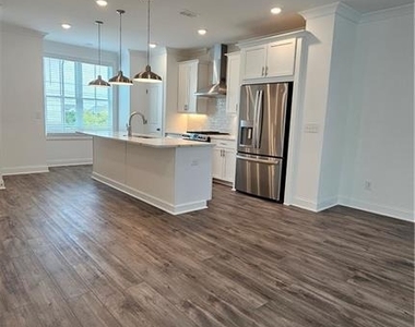 1118 Larkin Drive - Photo Thumbnail 14