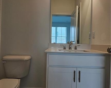 1118 Larkin Drive - Photo Thumbnail 10