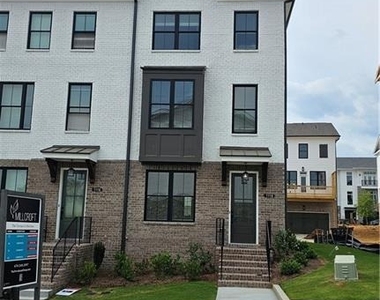 1118 Larkin Drive - Photo Thumbnail 1