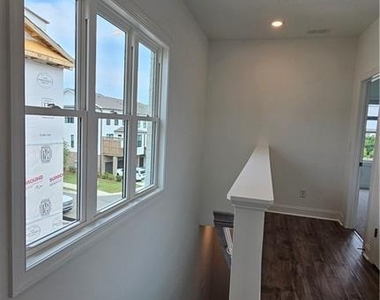 1118 Larkin Drive - Photo Thumbnail 31