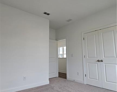 1118 Larkin Drive - Photo Thumbnail 43